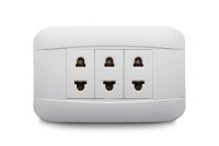 3 Gang Outlet Universal 2P
